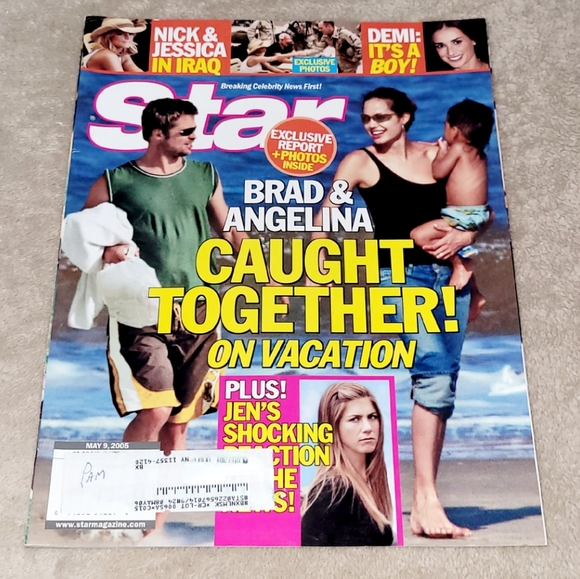 Angelina Jolie Jennifer Aniston star magazine - Picture 1 of 1